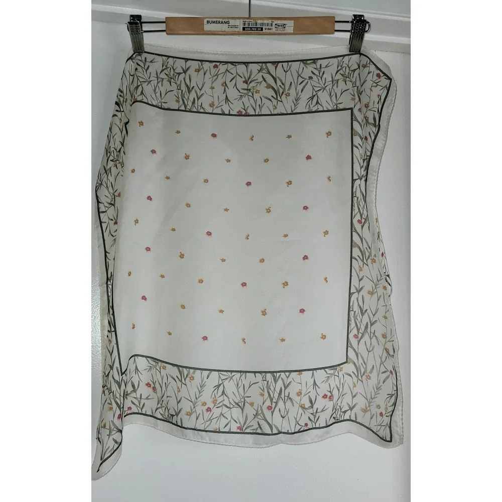 White Floral Silk Print Scarf Women's Fashion Accessory‎ 21 x 21 inches